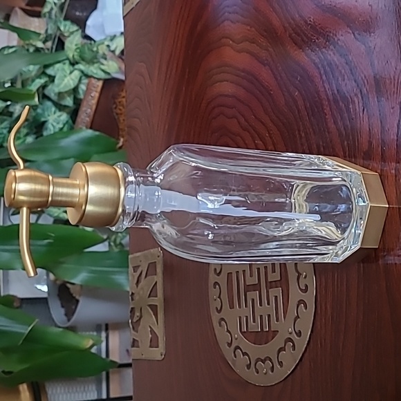 Tahari Oil Can Soap Dispenser - Picture 2 of 6